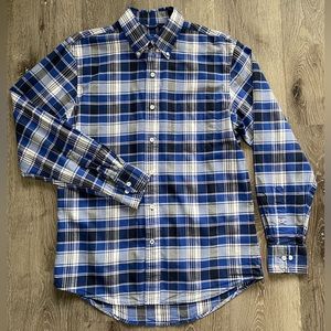 IZOD long sleeve button down